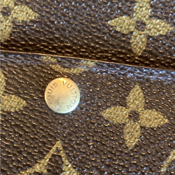 LV Sarah Monogram Wallet. - Picture 11 of 12